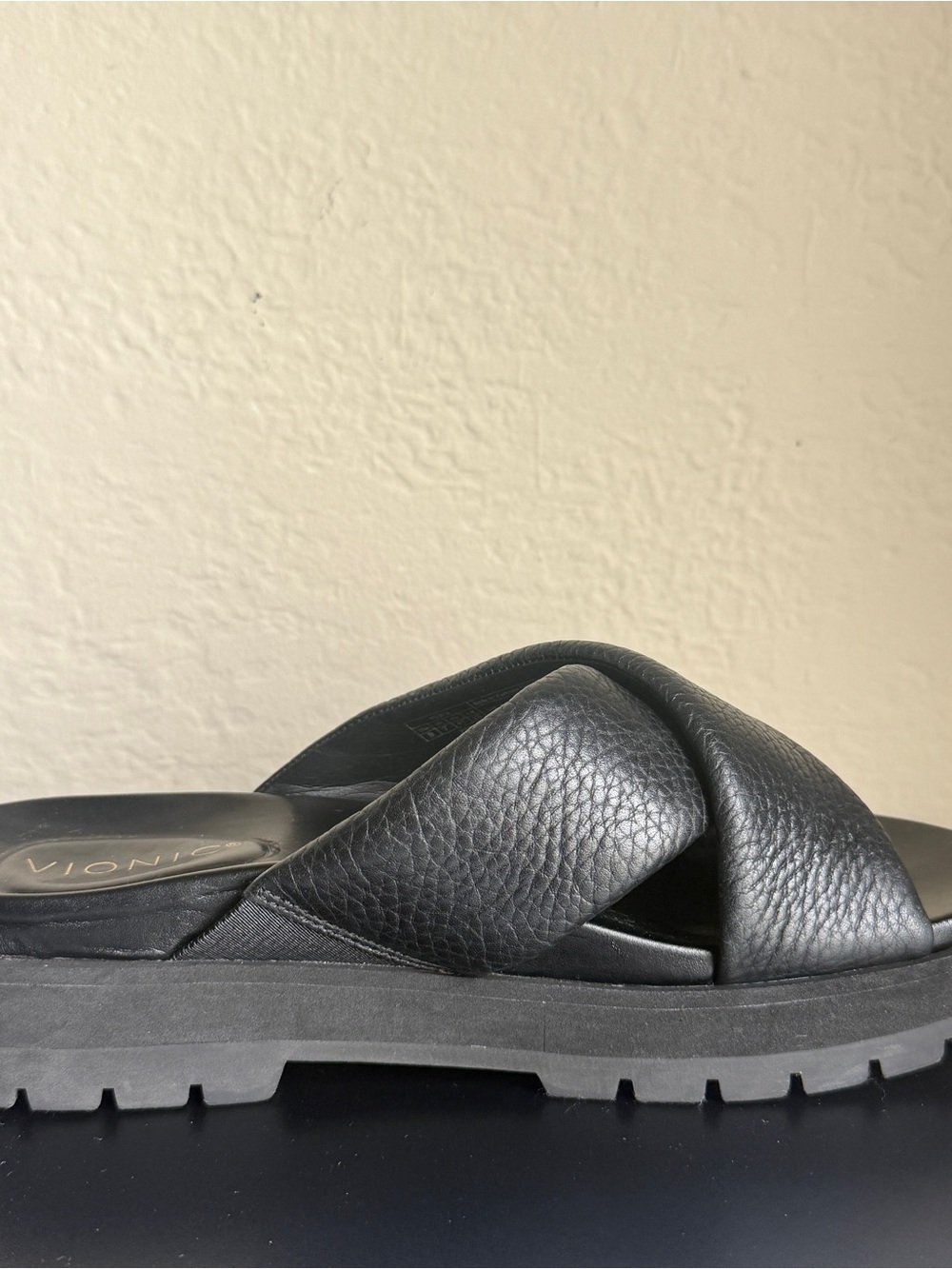 Vionic Vesta Leather Platform Slides - Size 9 - Picture 7 of 11